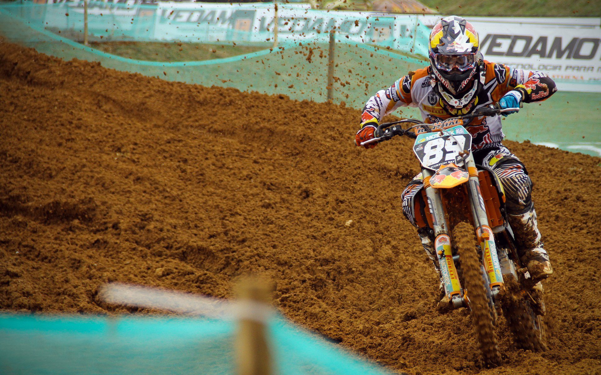 青少年足球后备人才库日益壮大，俱乐部青训体系日趋完善，青少年足球培训课程